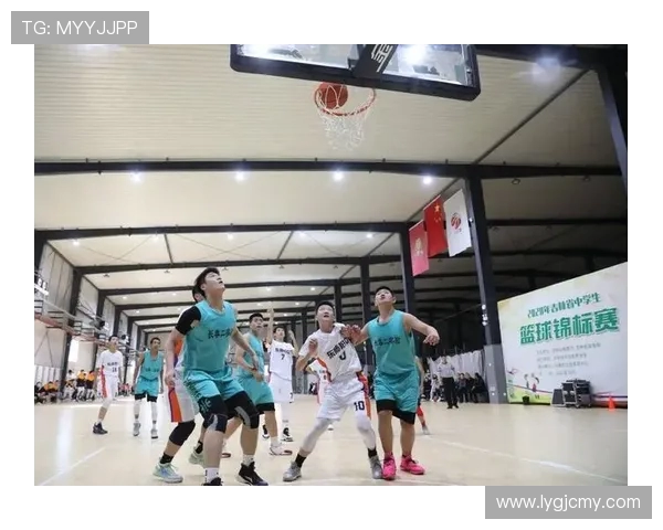 南京篮球队在全国锦标赛积分榜上以74分稳居第一名展现强劲实力