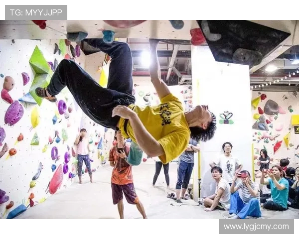 武汉攀岩队在滑板精英赛中的灵活性表现及其对比赛的影响分析