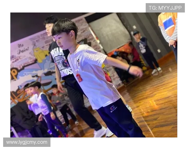 深圳街舞队引领潮流最新灵活性街舞TOP10榜单揭晓