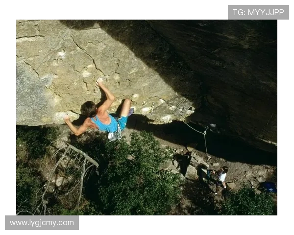 南京极限运动队在攀岩联赛中以63分稳居积分榜首位 南京极限运动队在攀岩联赛中以63分稳居积分榜首位