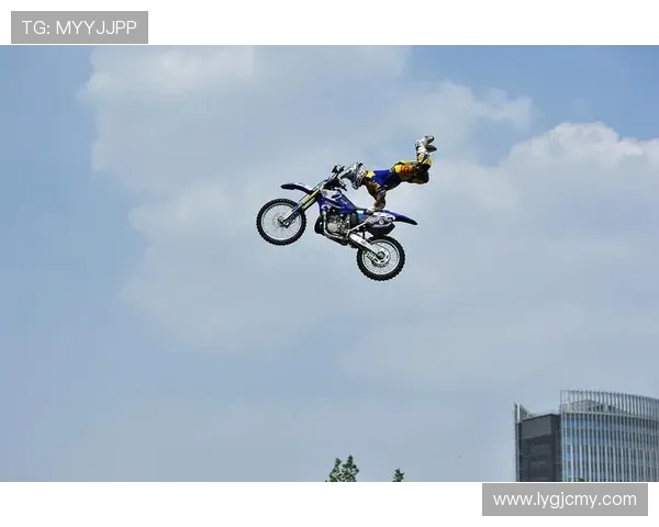 极限运动战术探秘上海极限运动队的边路渗透与团队协作分析